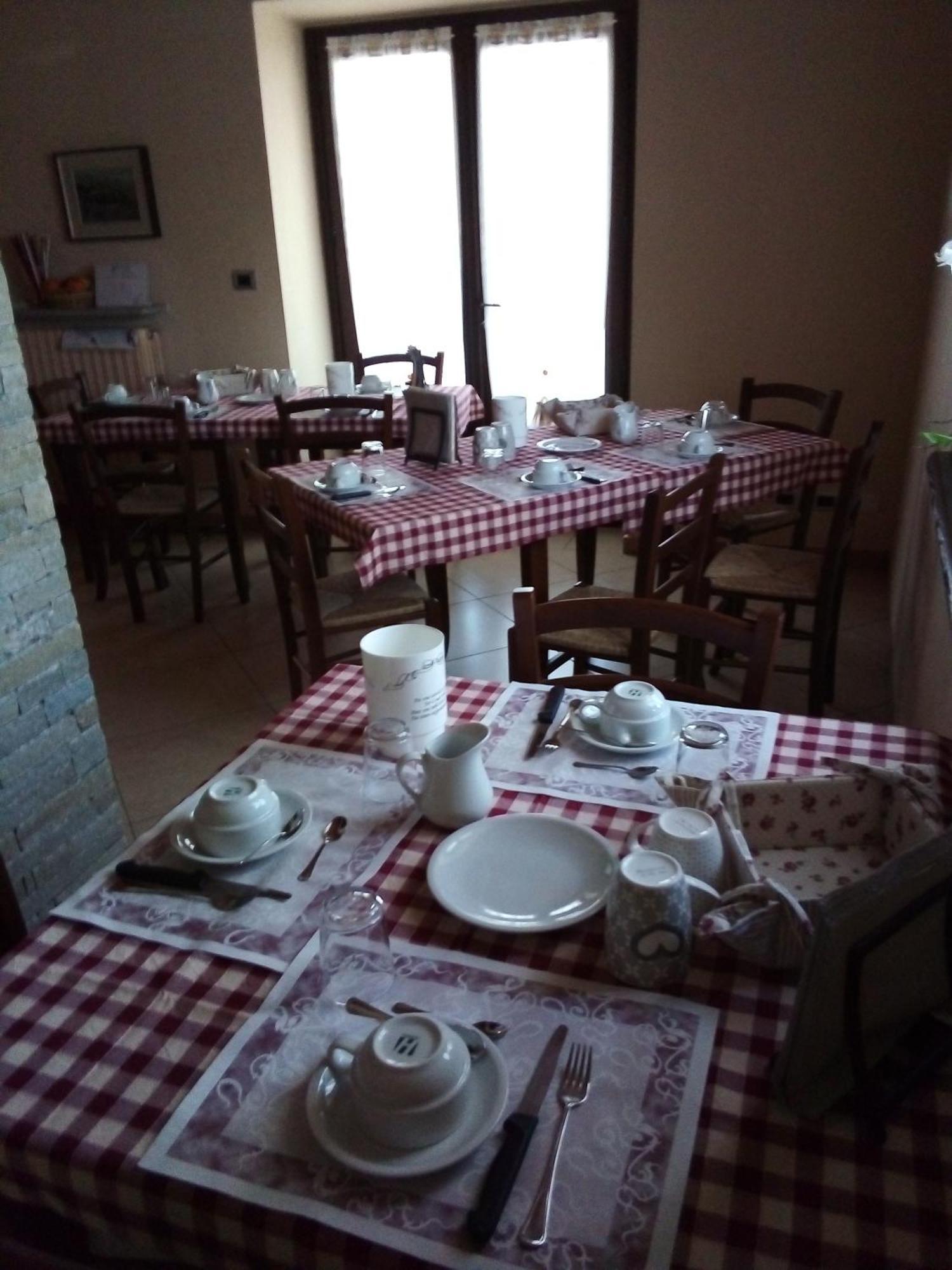 Agriturismo Ai Pruesot Bagnolo Piemonte ภายนอก รูปภาพ
